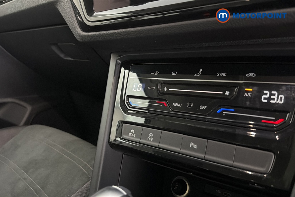 Volkswagen Touran SEL Automatic Petrol People Carrier - Stock Number (1678706) - 12th supplementary image