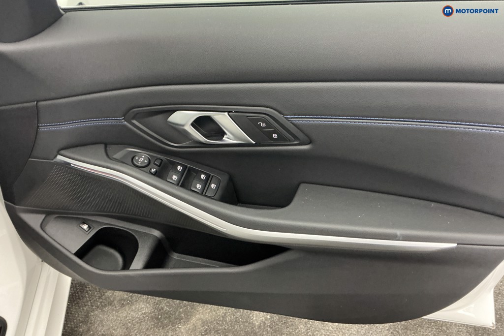 BMW 3 Series M Sport Automatic Petrol Plug-In Hybrid Saloon - Stock Number (1678780) - 25th supplementary image