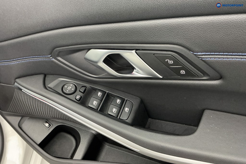 BMW 3 Series M Sport Automatic Petrol Plug-In Hybrid Saloon - Stock Number (1678780) - 26th supplementary image