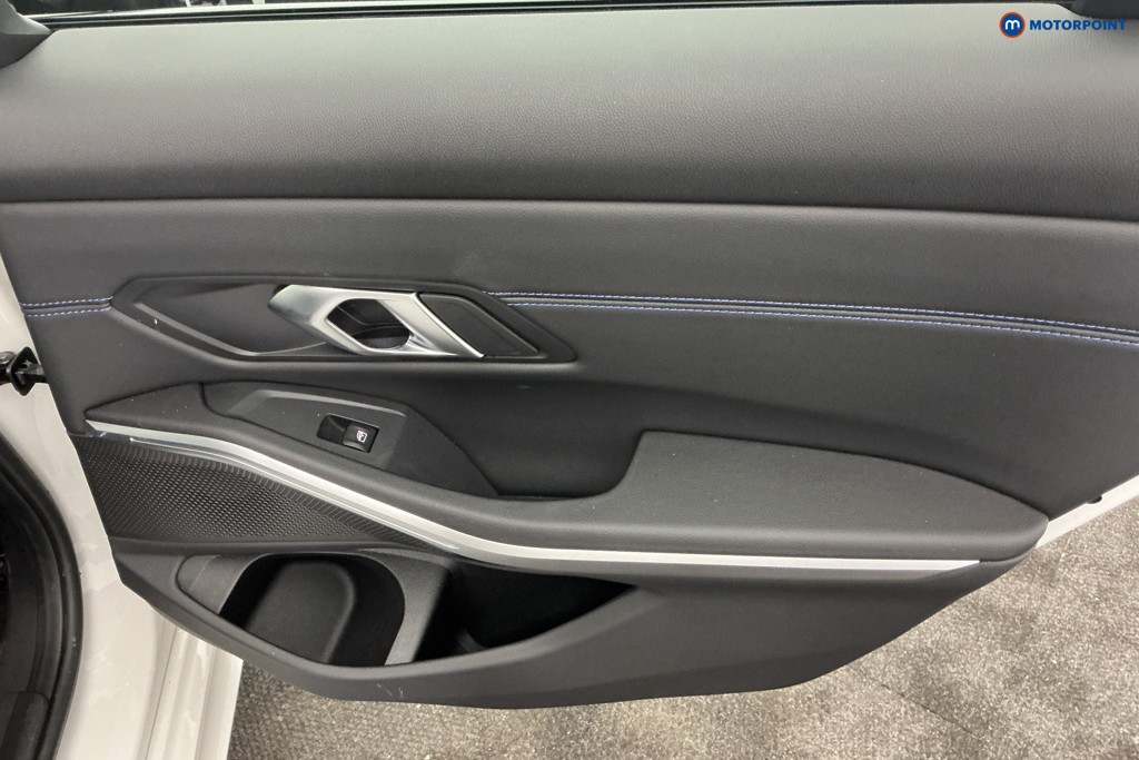 BMW 3 Series M Sport Automatic Petrol Plug-In Hybrid Saloon - Stock Number (1678780) - 27th supplementary image