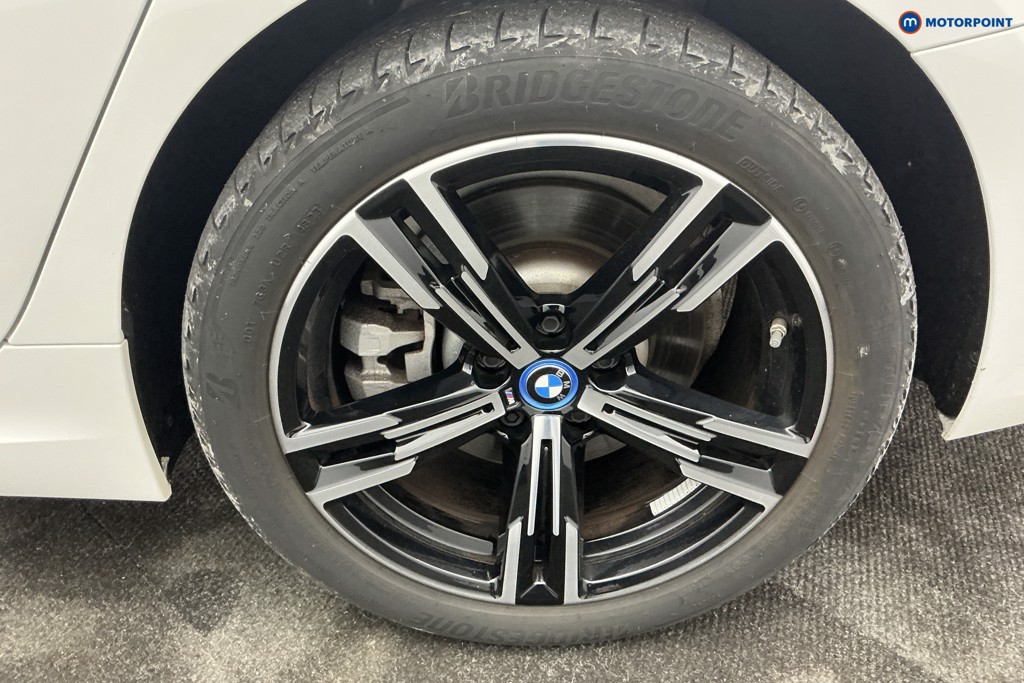 BMW 3 Series M Sport Automatic Petrol Plug-In Hybrid Saloon - Stock Number (1678780) - 38th supplementary image