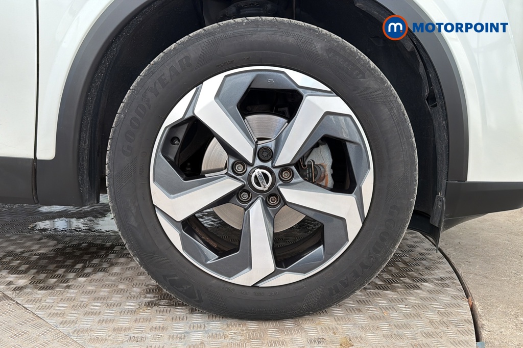 Nissan Qashqai N-Connecta Automatic Petrol SUV - Stock Number (1679115) - 47th supplementary image
