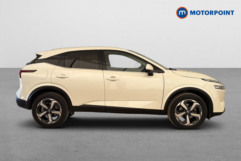 Nissan Qashqai N-Connecta Automatic Petrol SUV - Stock Number (1679115) - Passenger side