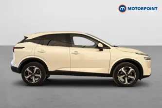 Nissan Qashqai N-Connecta Automatic Petrol SUV - Stock Number (1679115) - Passenger side