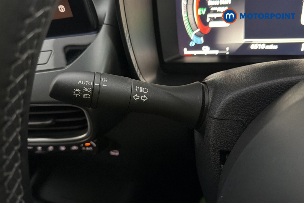 Nissan Juke N-Connecta Automatic Petrol-Electric Hybrid SUV - Stock Number (1662785) - 5th supplementary image