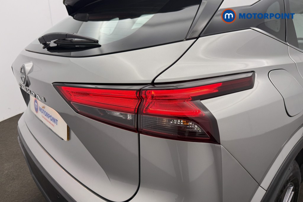 Nissan Qashqai Acenta Premium Manual Petrol SUV - Stock Number (1667424) - 17th supplementary image