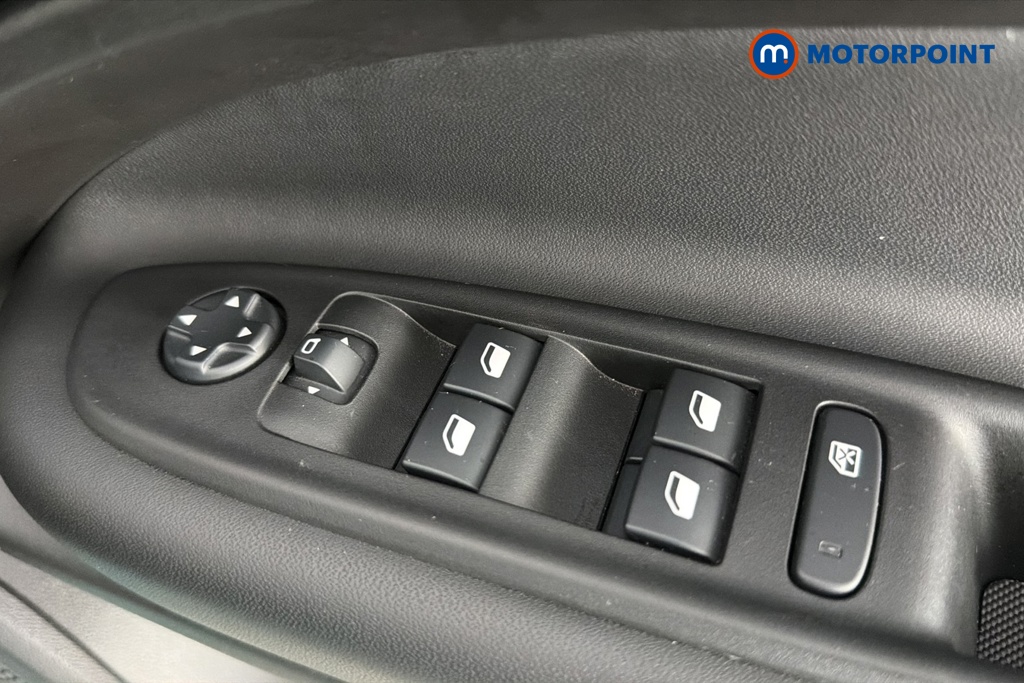 Jeep Avenger Altitude Manual Petrol SUV - Stock Number (1672035) - 19th supplementary image