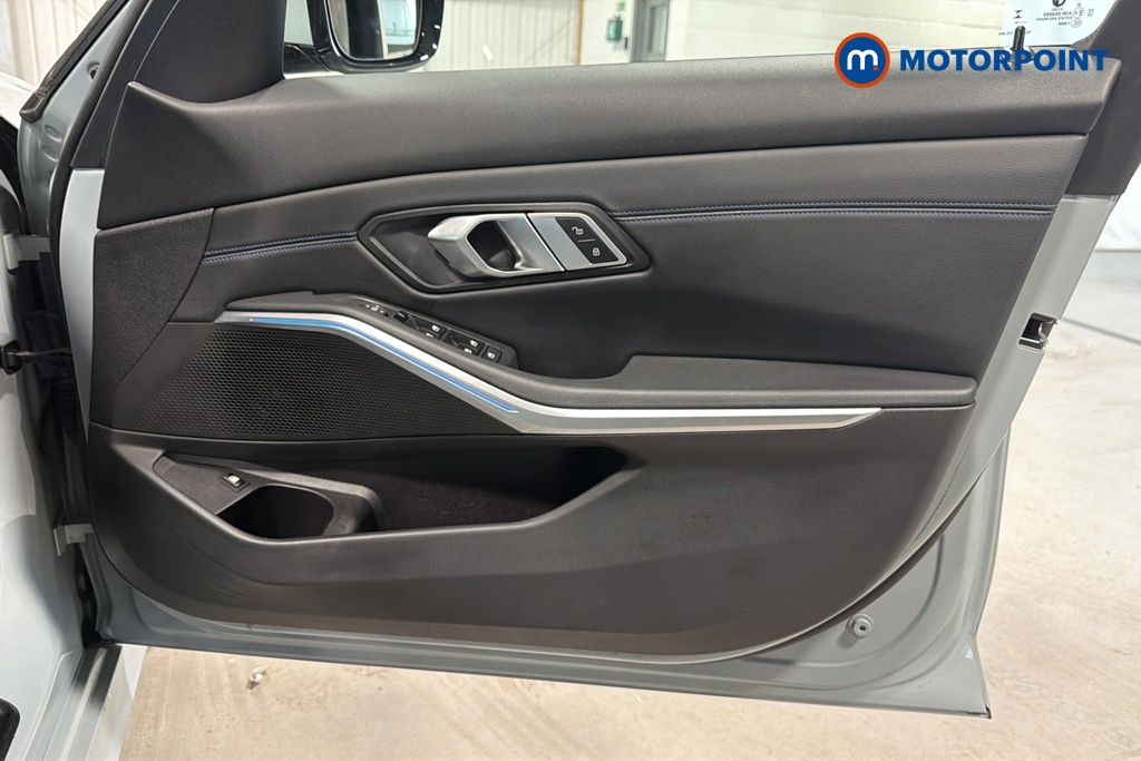 BMW 3 Series M Sport Automatic Petrol Plug-In Hybrid Saloon - Stock Number (1672439) - 18th supplementary image