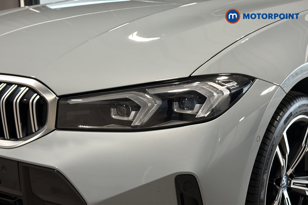 BMW 3 Series M Sport Automatic Petrol Plug-In Hybrid Saloon - Stock Number (1672439) - 42nd supplementary image