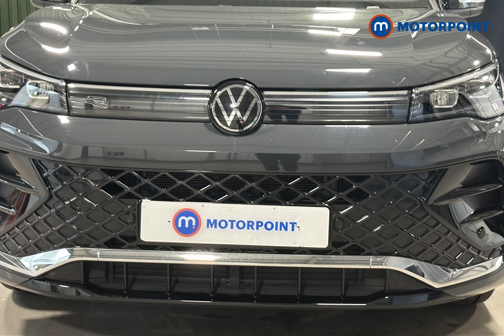 Volkswagen Tiguan R-Line Automatic Petrol SUV - Stock Number (1674565) - 43rd supplementary image