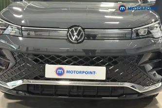 Volkswagen Tiguan R-Line Automatic Petrol SUV - Stock Number (1674565) - 43rd supplementary image