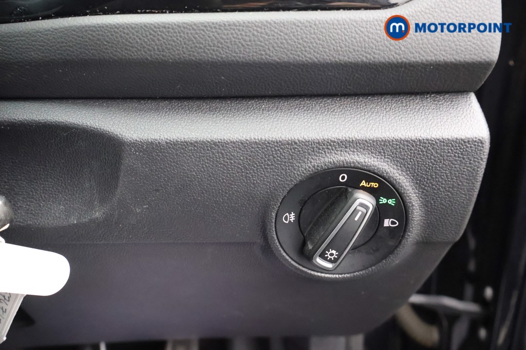 Volkswagen T-Roc R-Line Manual Petrol SUV - Stock Number (1674745) - 7th supplementary image