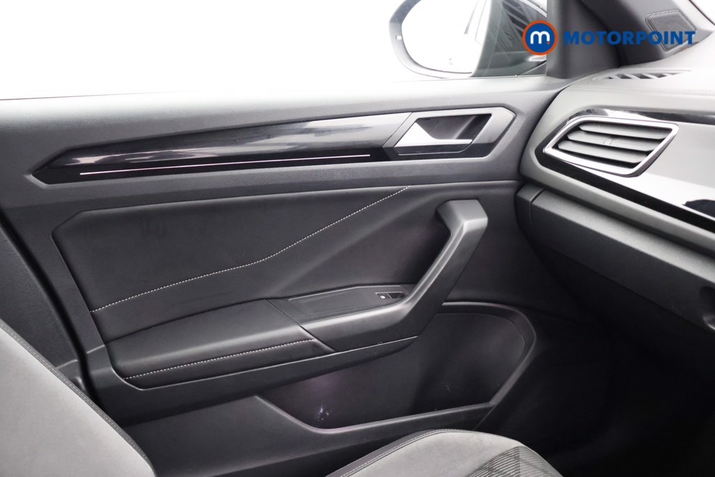 Volkswagen T-Roc R-Line Manual Petrol SUV - Stock Number (1674745) - 11th supplementary image