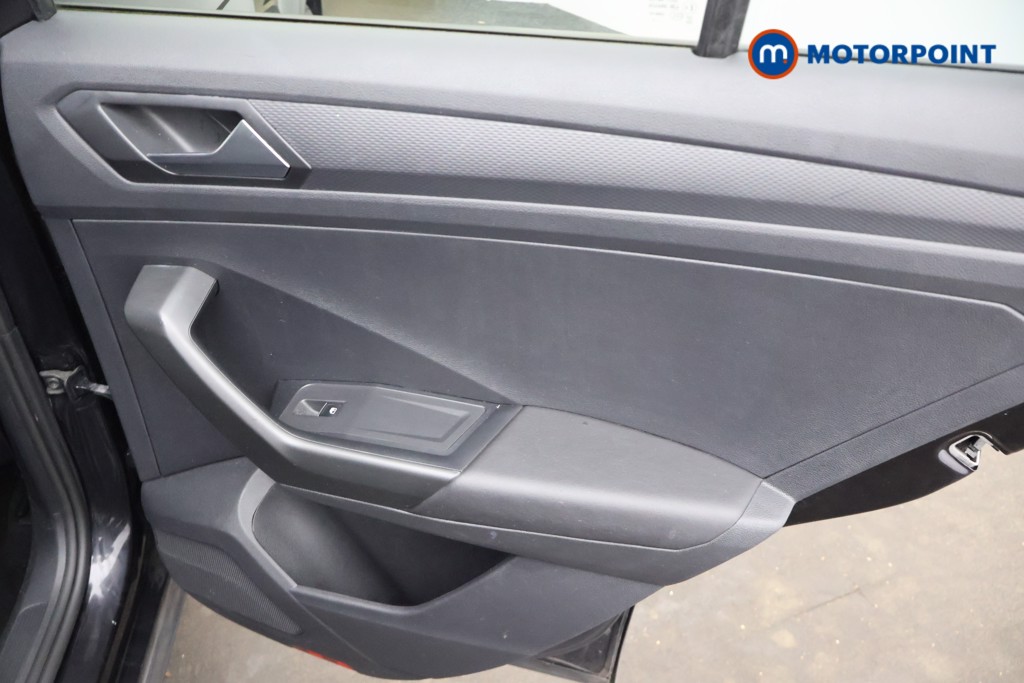 Volkswagen T-Roc R-Line Manual Petrol SUV - Stock Number (1674745) - 19th supplementary image