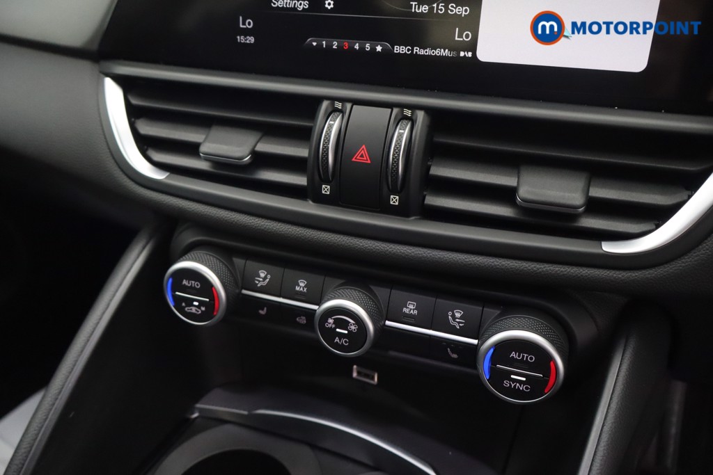 Alfa Romeo Giulia Veloce Automatic Petrol Saloon - Stock Number (1677587) - 9th supplementary image
