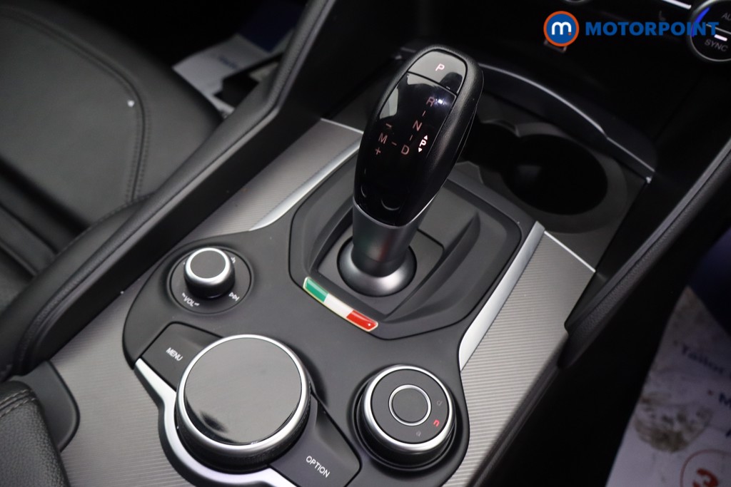Alfa Romeo Giulia Veloce Automatic Petrol Saloon - Stock Number (1677587) - 11th supplementary image