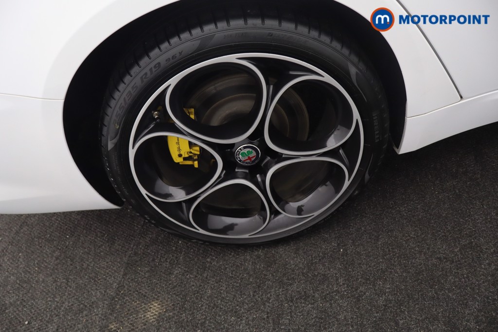 Alfa Romeo Giulia Veloce Automatic Petrol Saloon - Stock Number (1677587) - 40th supplementary image