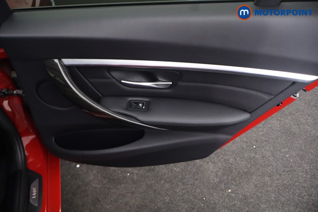BMW 3 Series Luxury Automatic Petrol Saloon - Stock Number (1677623) - 32nd supplementary image