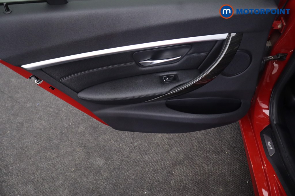 BMW 3 Series Luxury Automatic Petrol Saloon - Stock Number (1677623) - 33rd supplementary image