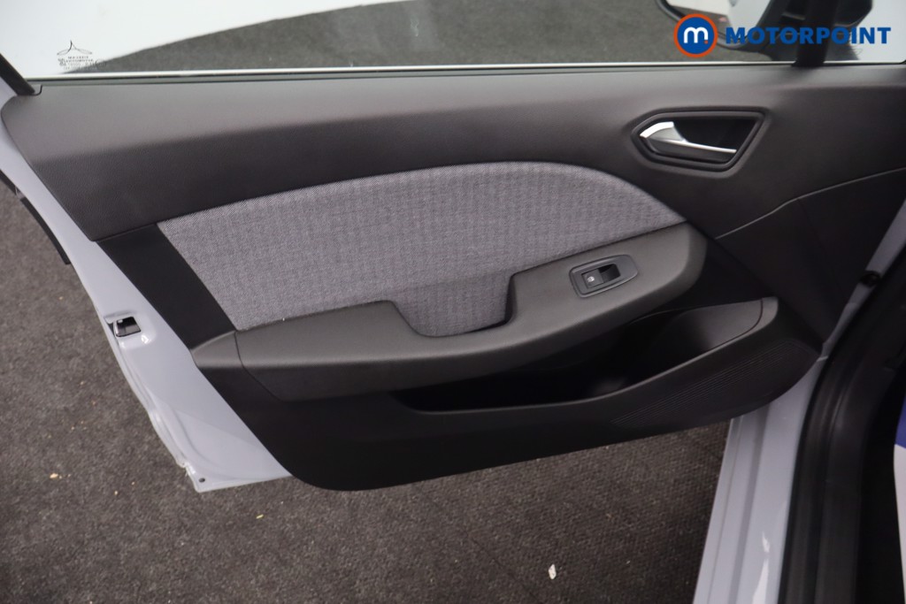 Renault Clio Techno Manual Petrol Hatchback - Stock Number (1677933) - 33rd supplementary image