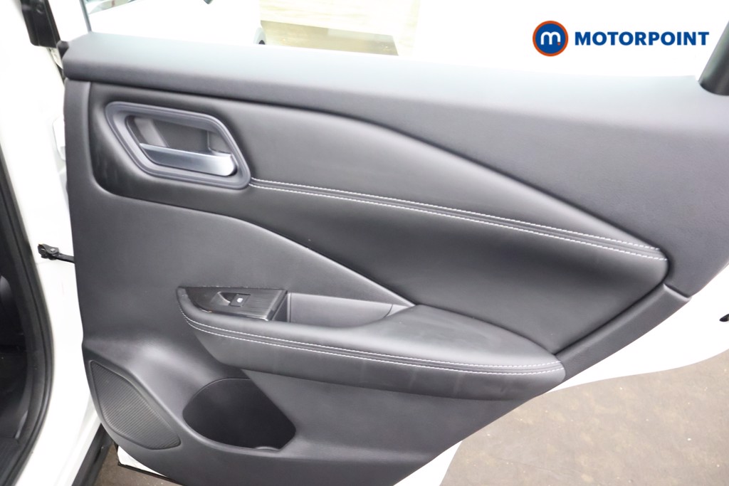 Nissan Qashqai Acenta Premium Automatic Petrol SUV - Stock Number (1678019) - 19th supplementary image
