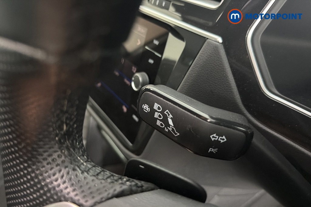 Volkswagen Tiguan R-Line Automatic Petrol SUV - Stock Number (1678028) - 5th supplementary image