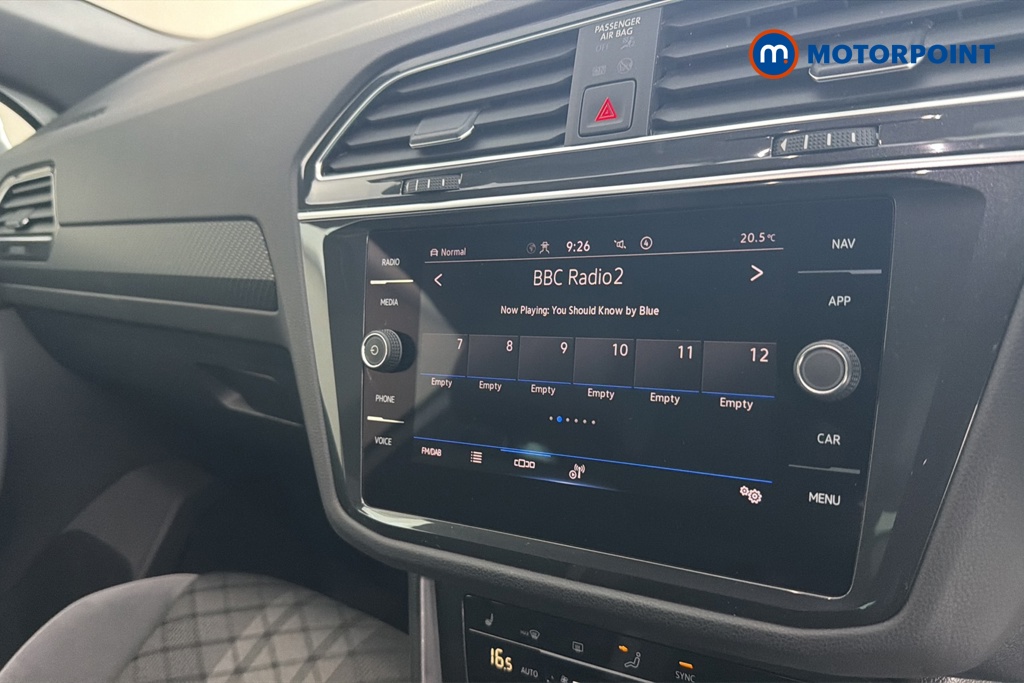 Volkswagen Tiguan R-Line Automatic Petrol SUV - Stock Number (1678028) - 8th supplementary image