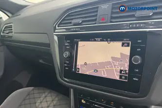 Volkswagen Tiguan R-Line Automatic Petrol SUV - Stock Number (1678028) - 9th supplementary image