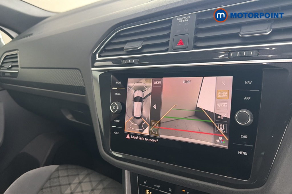 Volkswagen Tiguan R-Line Automatic Petrol SUV - Stock Number (1678028) - 13th supplementary image
