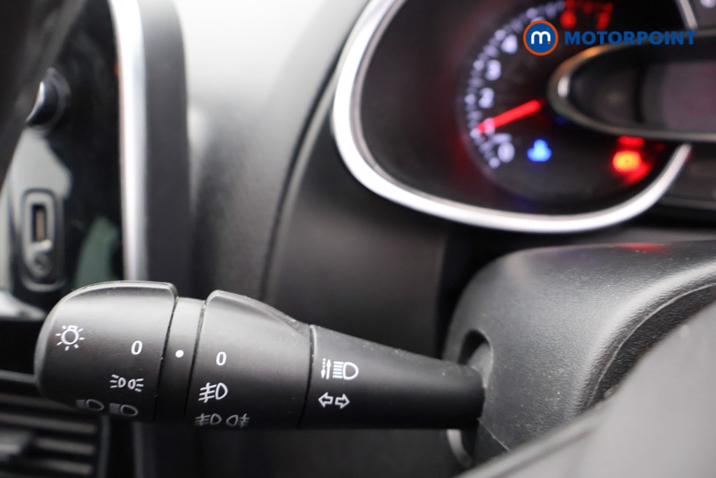Renault Clio Iconic Manual Petrol Hatchback - Stock Number (1678151) - 5th supplementary image