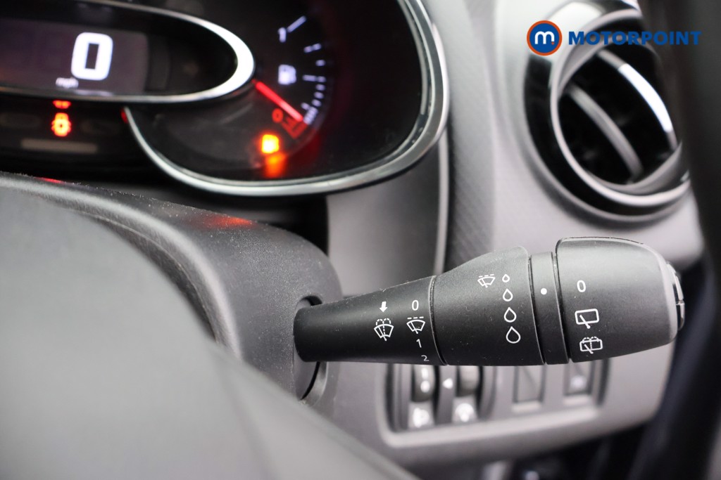 Renault Clio Iconic Manual Petrol Hatchback - Stock Number (1678151) - 6th supplementary image