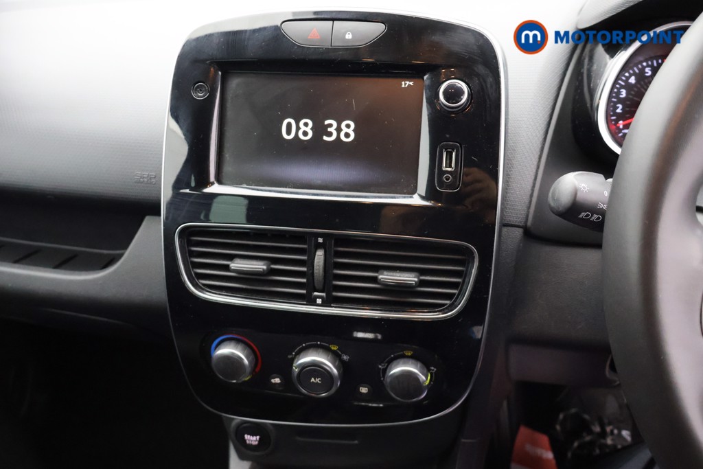 Renault Clio Iconic Manual Petrol Hatchback - Stock Number (1678151) - 8th supplementary image