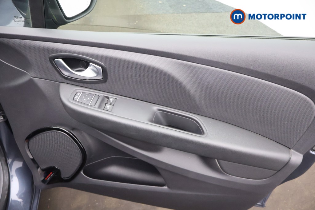 Renault Clio Iconic Manual Petrol Hatchback - Stock Number (1678151) - 12th supplementary image