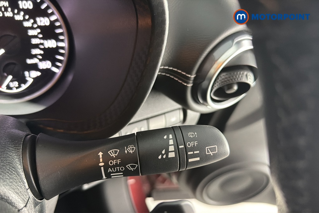 Nissan Juke N-Connecta Automatic Petrol SUV - Stock Number (1679632) - 6th supplementary image