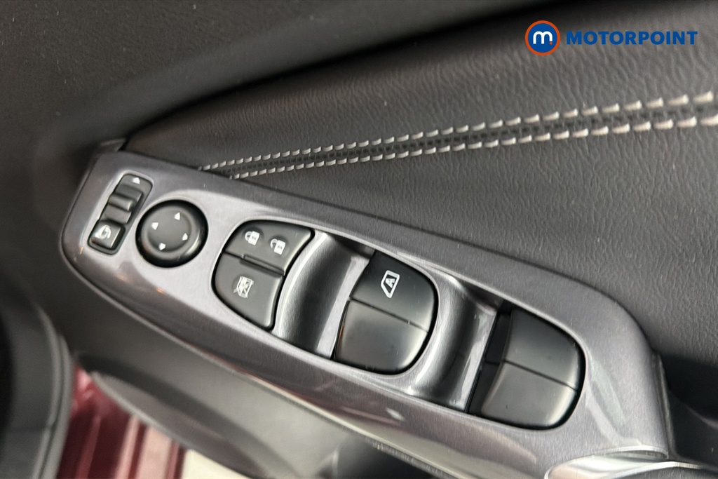 Nissan Juke N-Connecta Automatic Petrol SUV - Stock Number (1679632) - 19th supplementary image