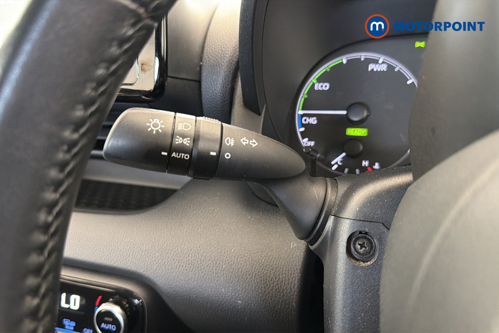 Toyota Yaris Icon Automatic Petrol-Electric Hybrid Hatchback - Stock Number (1679638) - 5th supplementary image