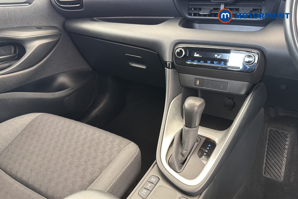 Toyota Yaris Icon Automatic Petrol-Electric Hybrid Hatchback - Stock Number (1679638) - 15th supplementary image