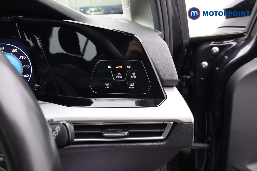Volkswagen Golf Life Automatic Diesel Hatchback - Stock Number (1679657) - 7th supplementary image
