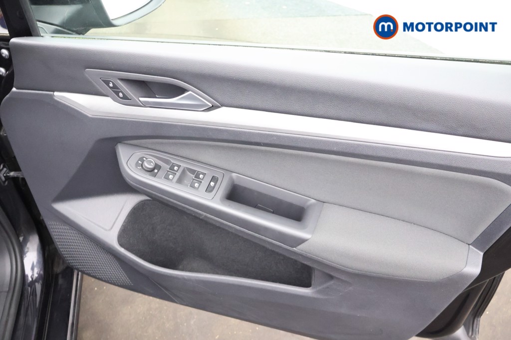 Volkswagen Golf Life Automatic Diesel Hatchback - Stock Number (1679657) - 13th supplementary image