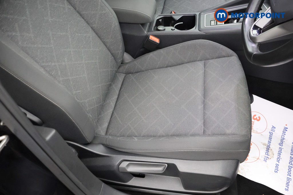 Volkswagen Golf Life Automatic Diesel Hatchback - Stock Number (1679657) - 16th supplementary image