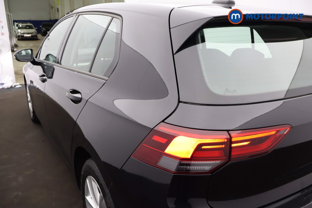 Volkswagen Golf Life Automatic Diesel Hatchback - Stock Number (1679657) - 25th supplementary image