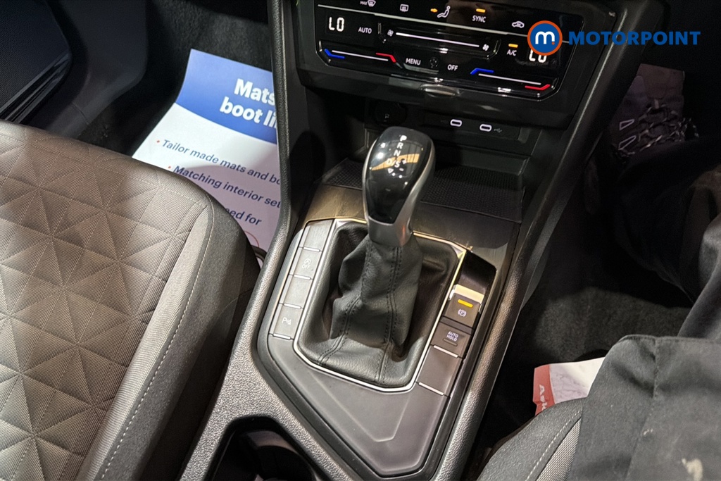Volkswagen Tiguan Life Automatic Petrol SUV - Stock Number (1653036) - 15th supplementary image