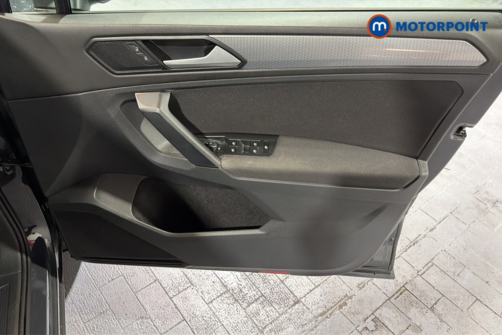 Volkswagen Tiguan Life Automatic Petrol SUV - Stock Number (1653036) - 18th supplementary image