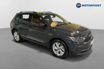 Volkswagen Tiguan Life Automatic Petrol SUV - Stock Number (1653036) - Drivers side front corner