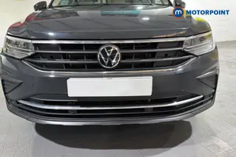 Volkswagen Tiguan Life Automatic Petrol SUV - Stock Number (1653036) - 43rd supplementary image