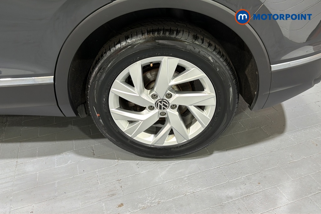 Volkswagen Tiguan Life Automatic Petrol SUV - Stock Number (1653036) - 45th supplementary image
