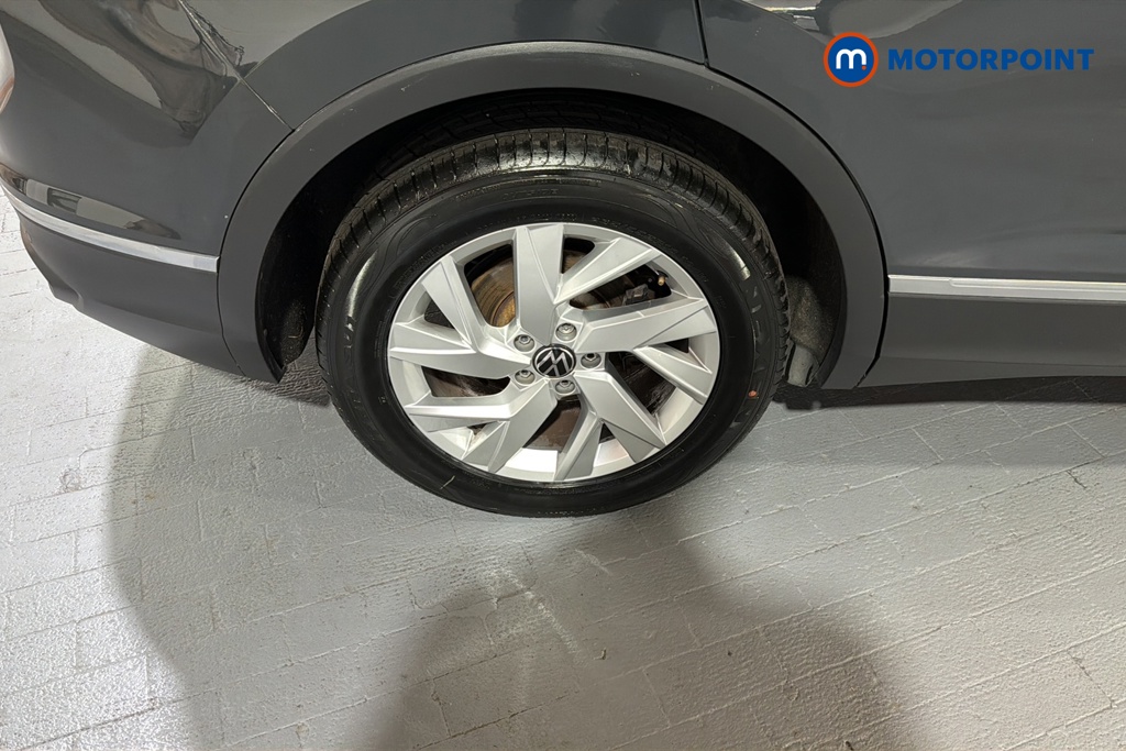 Volkswagen Tiguan Life Automatic Petrol SUV - Stock Number (1653036) - 46th supplementary image