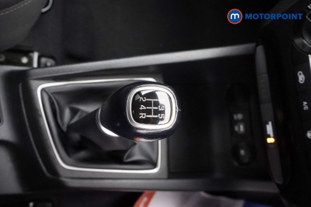 Hyundai I20 Play Manual Petrol Hatchback - Stock Number (1665503) - 9th supplementary image