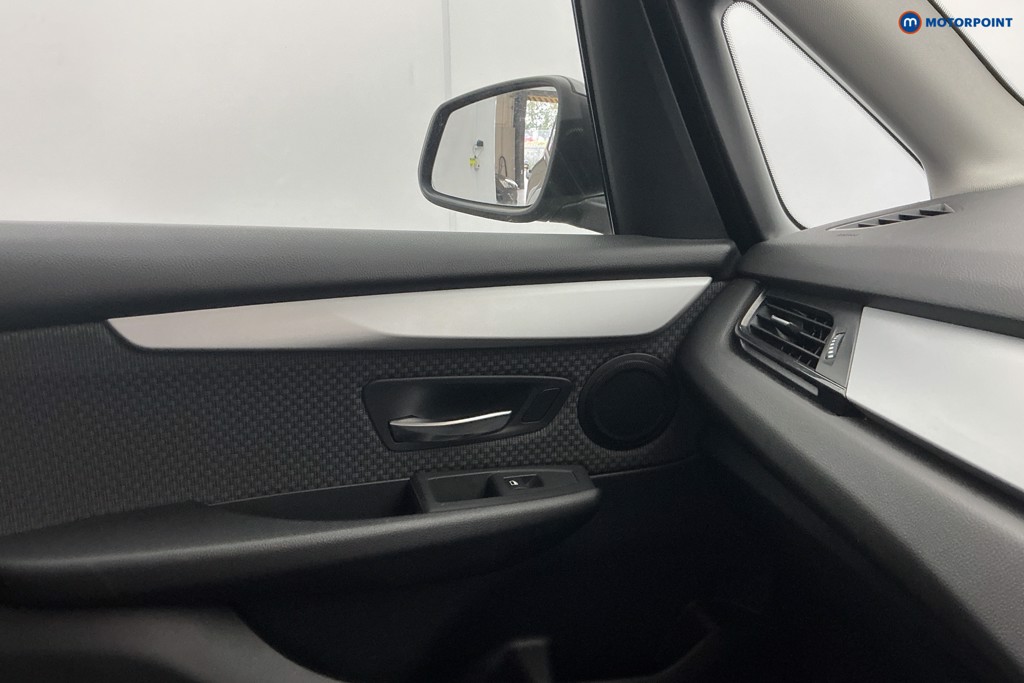 BMW 2 Series SE Manual Petrol Estate - Stock Number (1671951) - 21st supplementary image