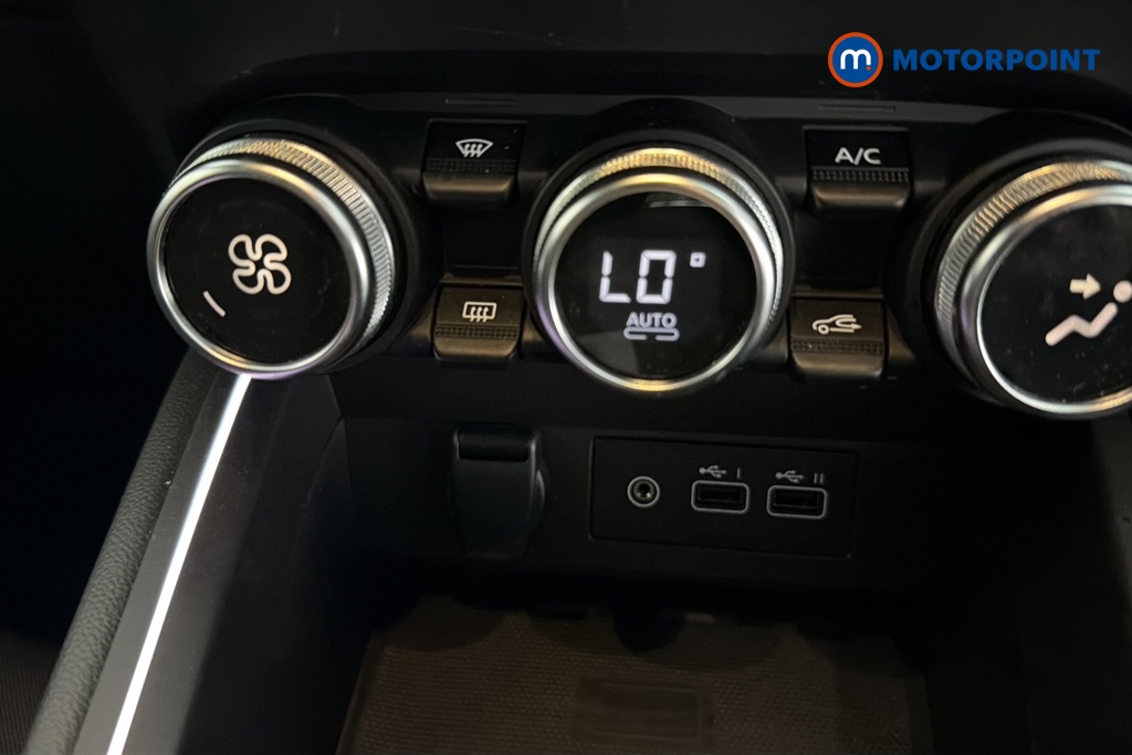 Renault Clio Esprit Alpine Manual Petrol Hatchback - Stock Number (1673009) - 12th supplementary image
